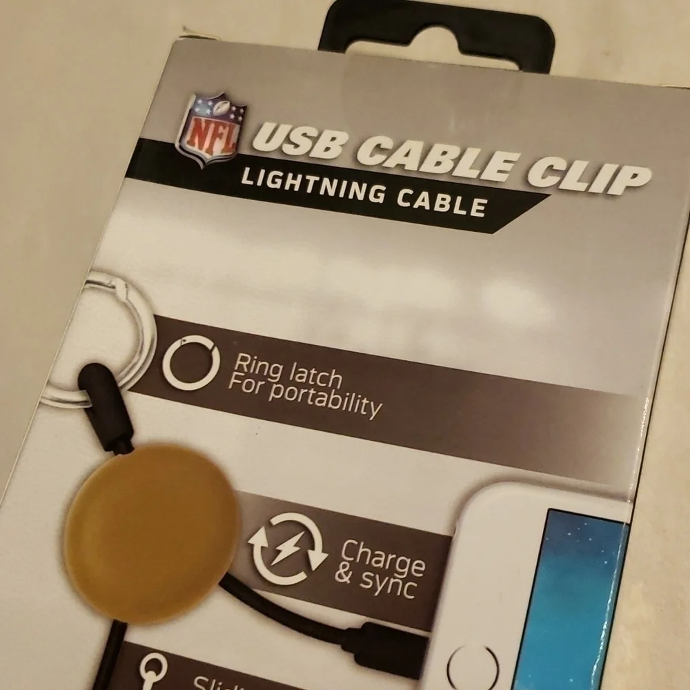 NEW NFL Washington Redskins Football Team USB Cable Clip Lightning Cable